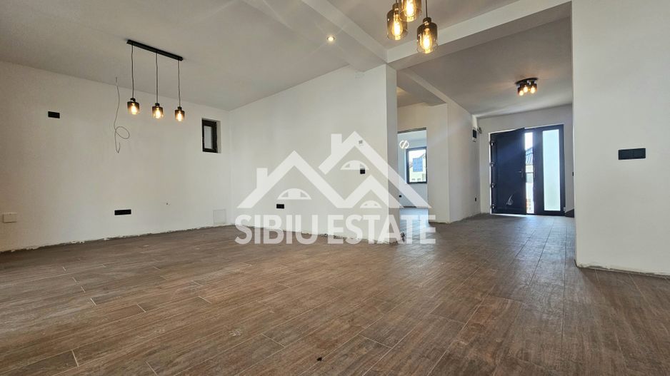 Casa noua 4 dormitoare Sibiu Sura Mica - Poză 10