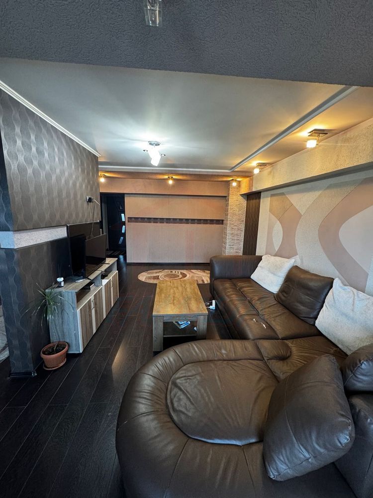 Vanzare apartament 3 camere, zona Ultimul Leu, 72 mp, 115.000 EURO - Poză 2