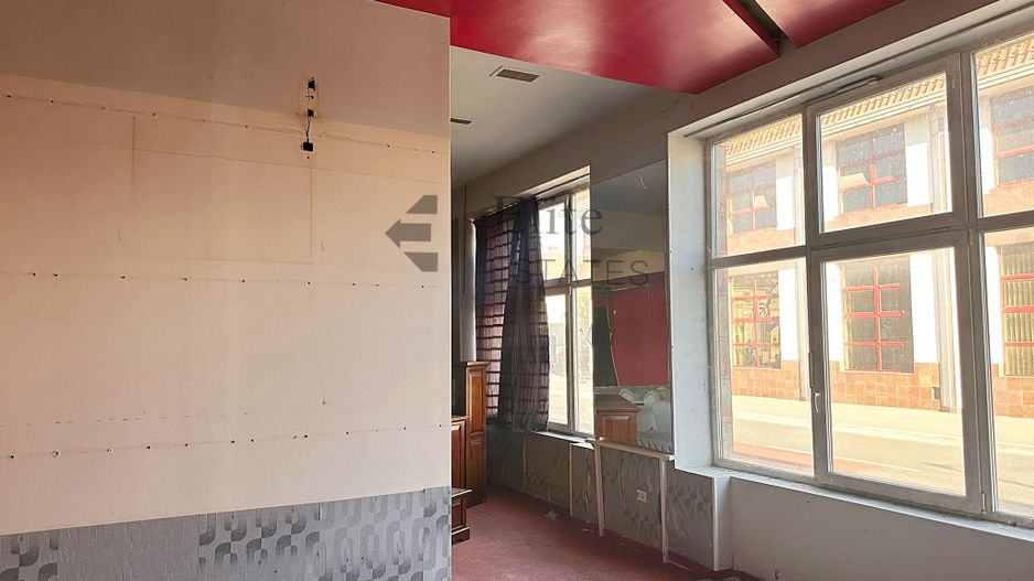Spatiu Comercial si 7 apartamente ultracentral in Oradea - Poză 6