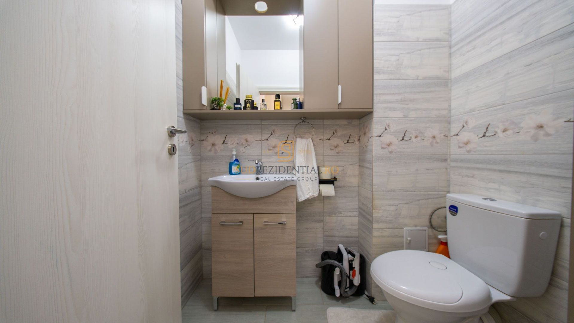 Apartament 3 camere, Mobilat si utilat, Parcare, Aproape de metrou - Poză 19