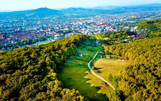 Teren intravilan 700 mp+100 mp cota drum,  sub liziera padurii. - Poză 1