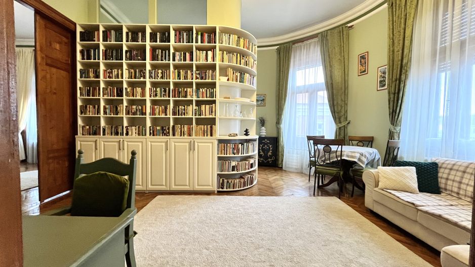 Apartament grandios cu vedere spectaculoasă spre Piața Libertății - Poză 1