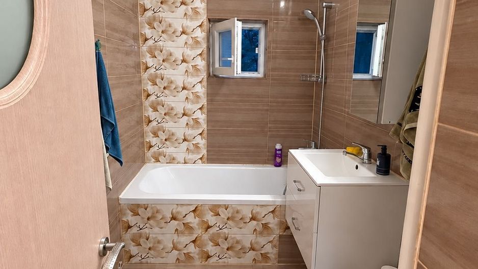 Vanzare Apartament 3 camere 73 mp, etaj 1, 2 băi, balcon, parcare, Drumul Sării - Poză 4