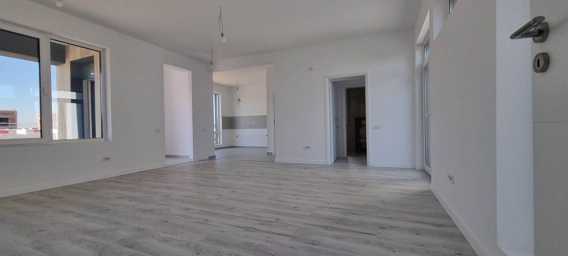 Investește în calitate: Case pe parter în cel mai nou și aerisit complex. - Poză 12