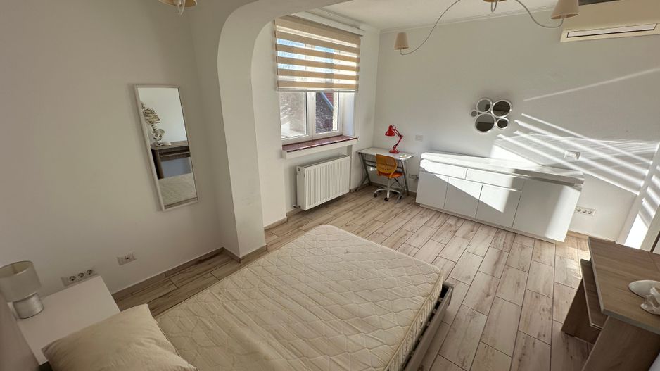 Apartment 4 camere Piata Unirii aproape de Medicina - Poză 17