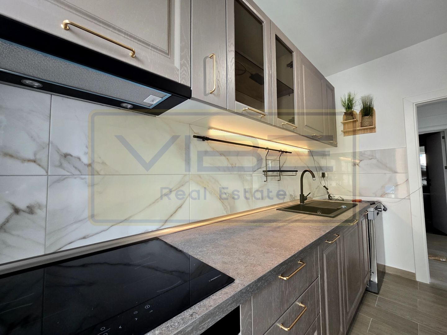 Copou- 3 camere 2 bai- decomandat- modern- parcare subterana - Poză 21