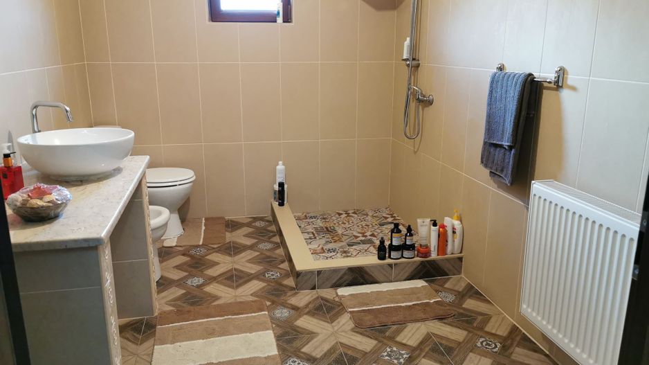 Ag EUROPA vinde casa NOUA 350mp în Odoreu cu 6 cam teren 9ari. - Poză 12