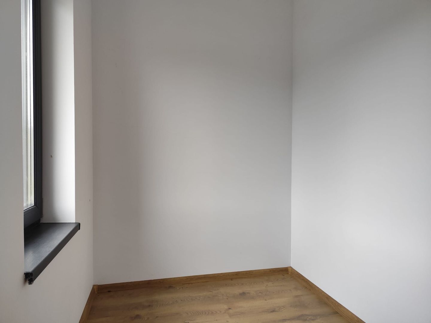 Casa noua de vanzare, nivel parter, living generos si 3 dormitoare - Poză 11