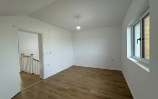 Duplex cu 4 camere si teren generos de 352 mp – Mosnita Noua - Poză 12