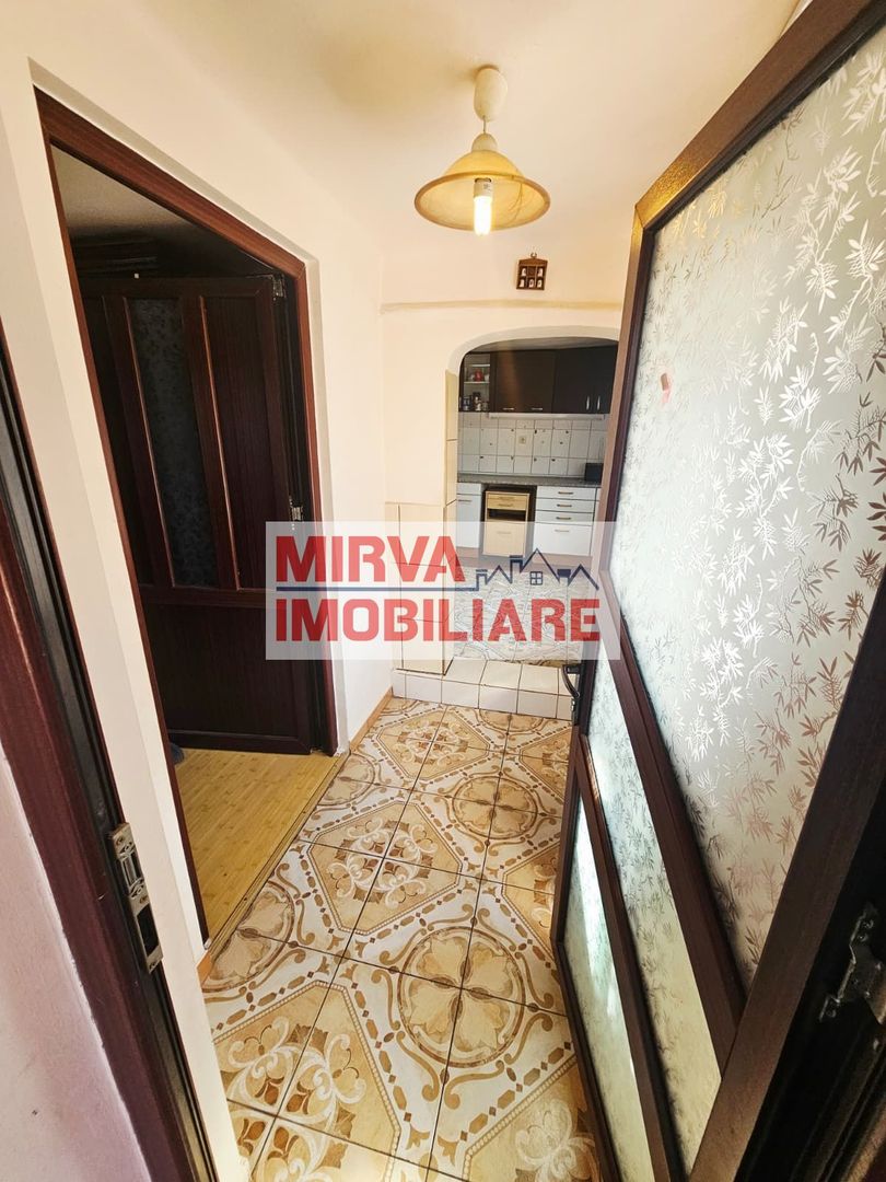 🏡 Casă spațioasă cu 9 camere în Strejnicu – pentru locuință, birouri - Poză 33