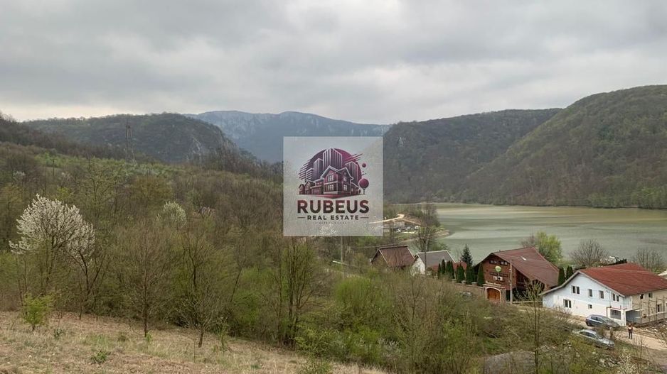 Teren intravilan 2.580 mp Eșelnița, acces DN57, ideal turism, locuinte - Poză 3