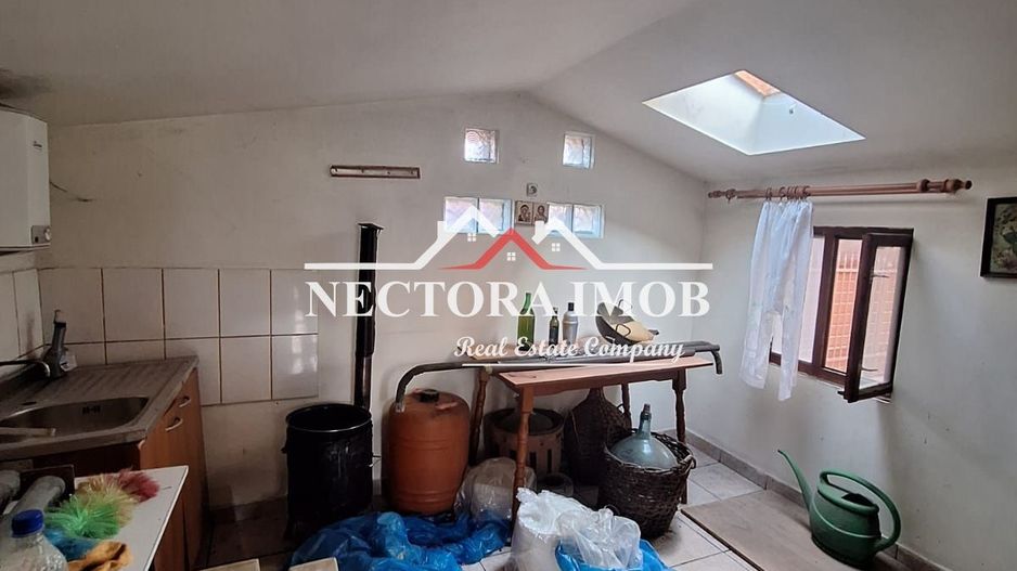 NECTORA IMOB-CASA mare 5 camere, 3 bai, pod, demisol pentru birouri - Poză 13