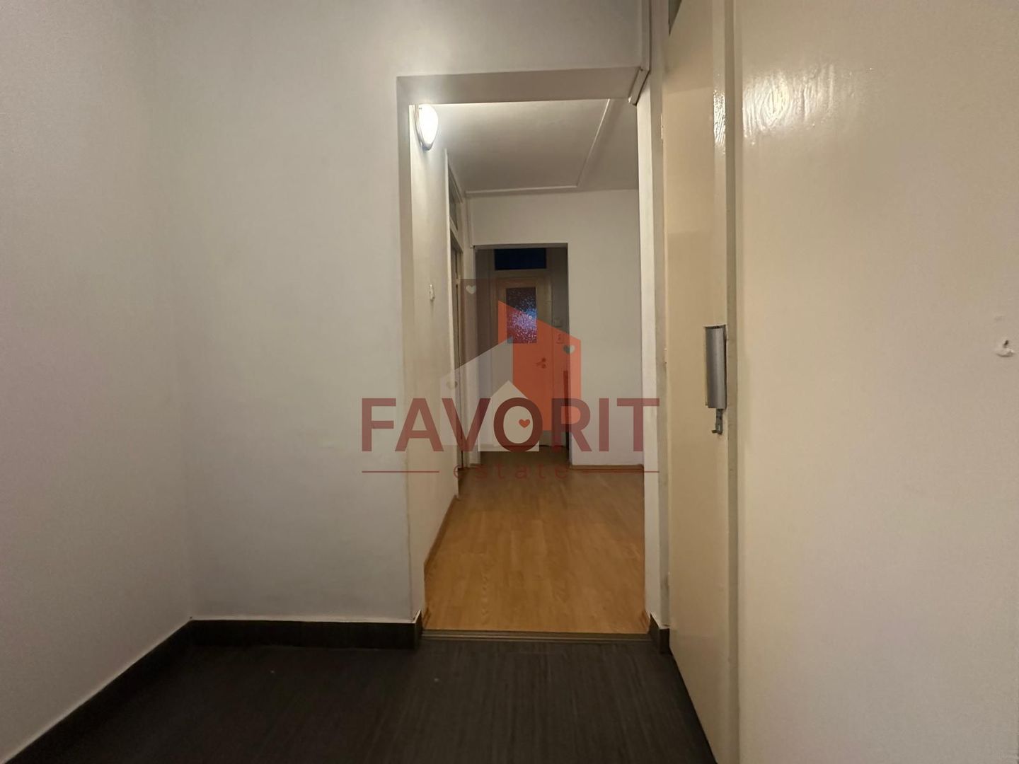 3 camere | zona excelenta | izolat interior | etaj intermediar | - Poză 8