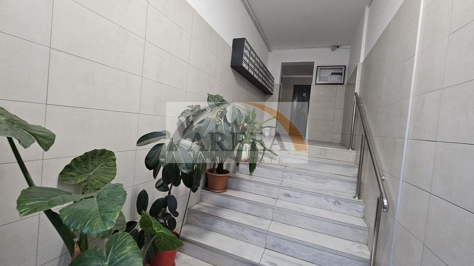 De vanzare - elegant, renovat complet - 3 camere la Calea Vacaresti - Poză 12