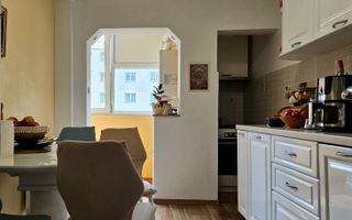 Apartament cu patru camere, zona Calea Bucuresti - Judetean 100 MP - Poză 7