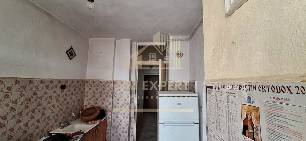 APARTAMENT 3 CAMERE ETAJ 4 GRUI CAMPULUNG - Poză 1
