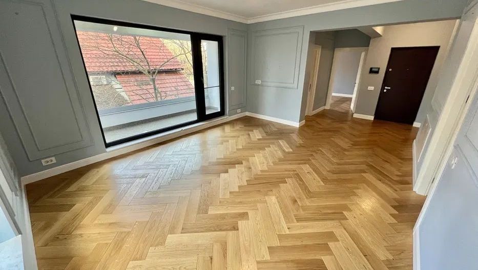 Apartament BANEASA LUX  3 Camere I PARCARE INCLUSA - Poză 2