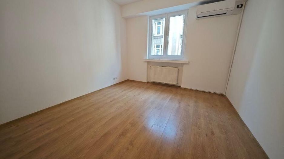 Inchiriere apartament 3 camere P-ta Romana sect 1 - Poză 1