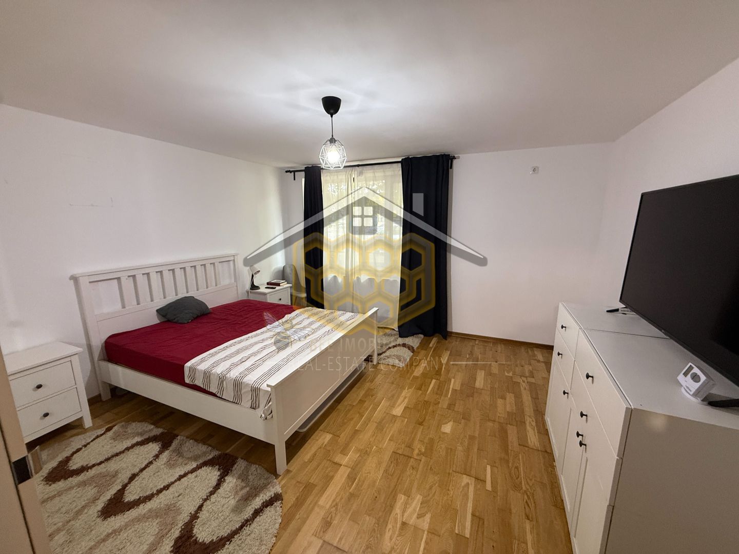 Apartament cu 3 camer, semidecomandat, in cartierul Rovine - Poză 3