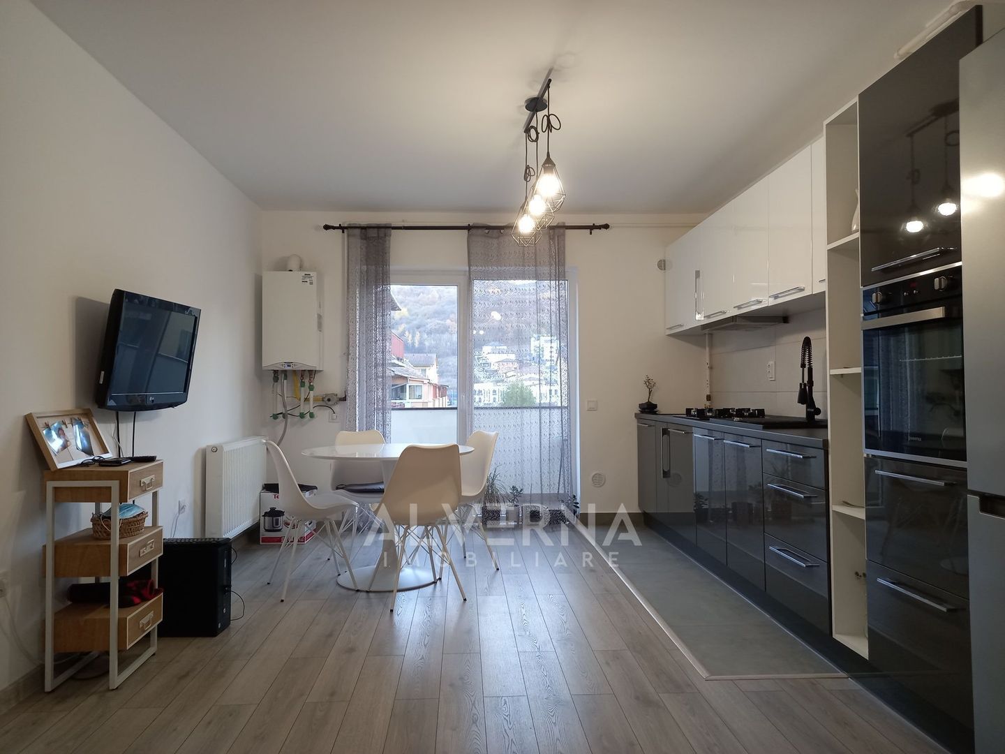 Apartament 2 camere, 46mp, mobilat si utilat, balcon, zona Eroilor - Poză 3