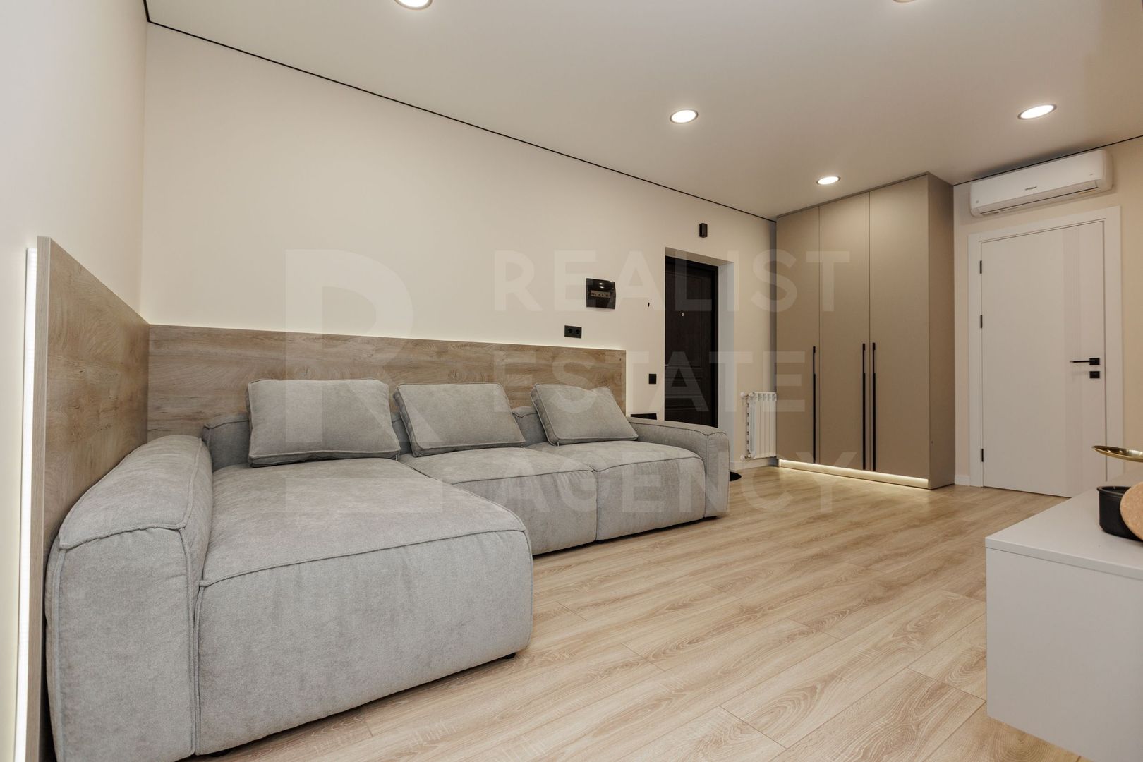 Vânzare, apartament, 2 dormitoare, str. Ion Buzdugan, Buiucani - Poză 3