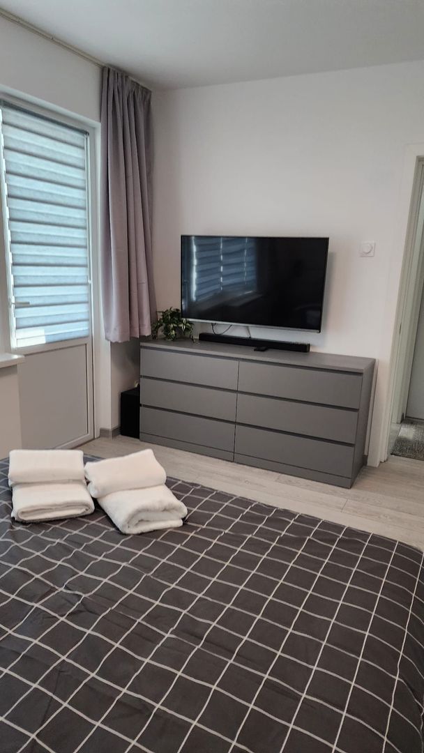 APARTAMENT MOBILAT SI UTILAT METROU ZONA 1 MAI - Poză 12