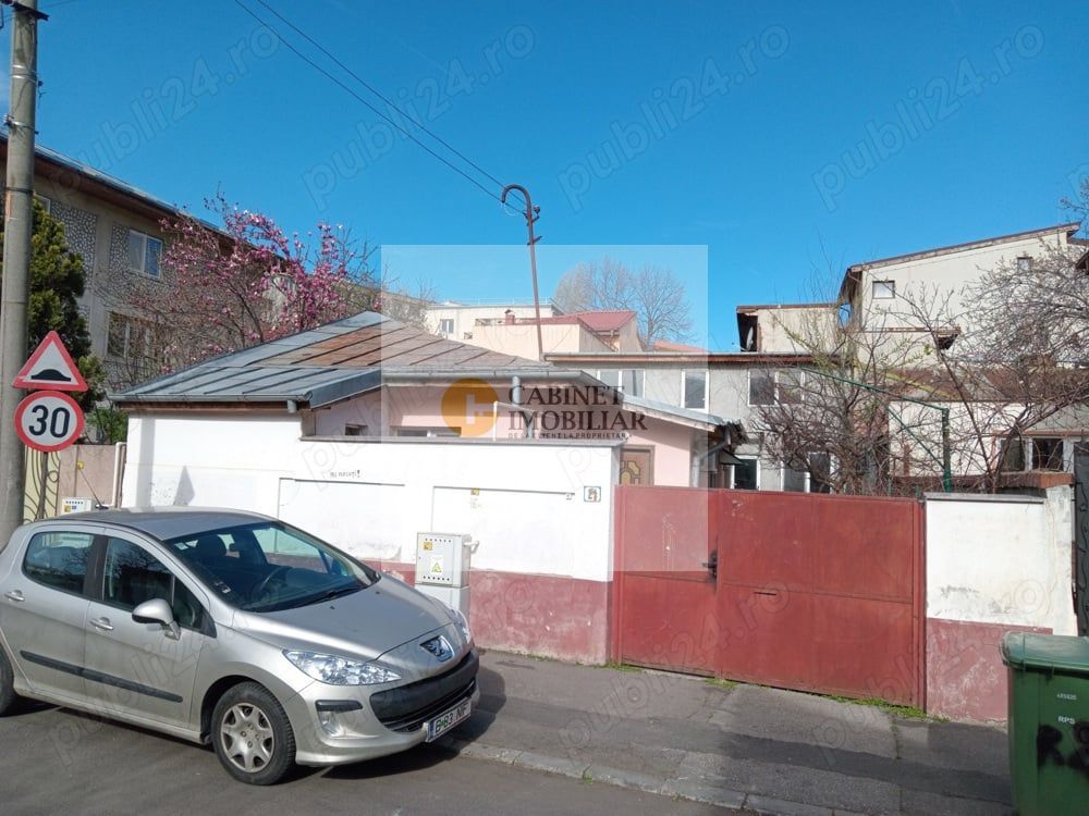 Vânzare 2 Case în Domenii – 246 mp Teren, Locație Excelentă - Poză 1