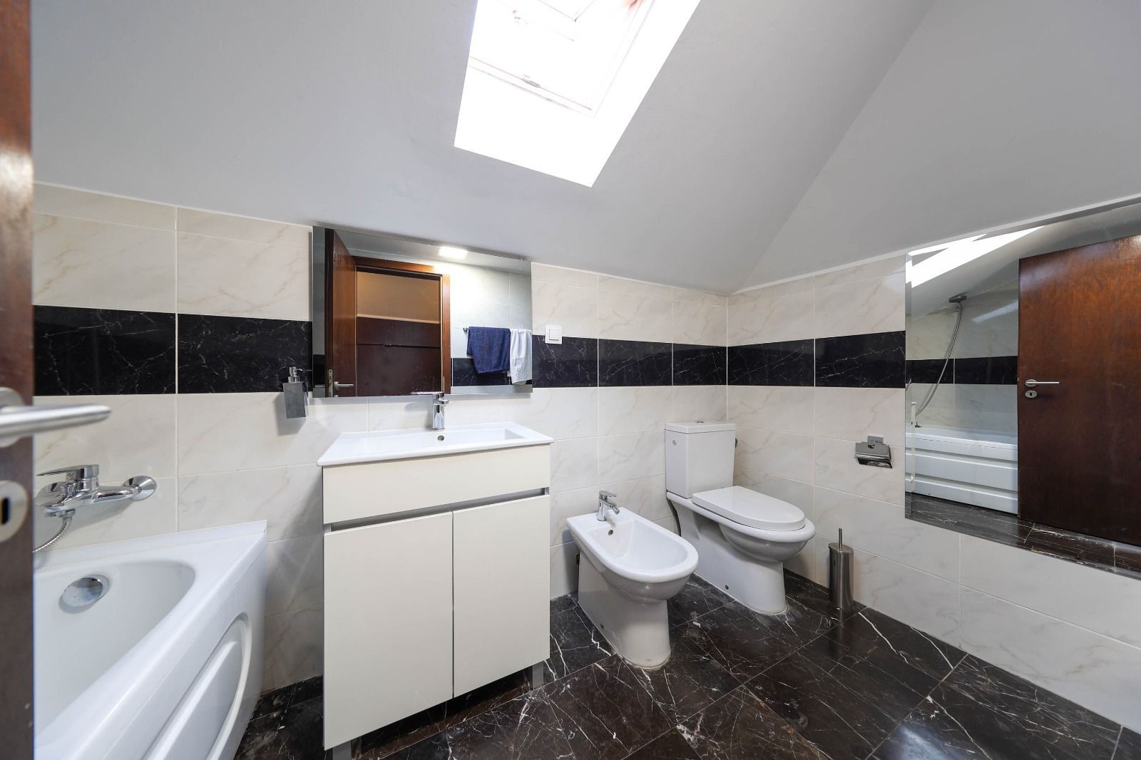 Casă deosebită de vânzare în centrul Brașovului - Poză 41