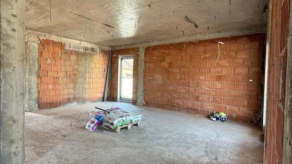 Casa individuala- 3 dormitoare - teren mare -Dumbravita - Poză 11