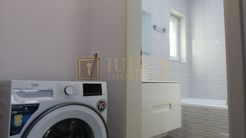 Casa cu 3 camere, locuri de  parcare, curte - Poză 19