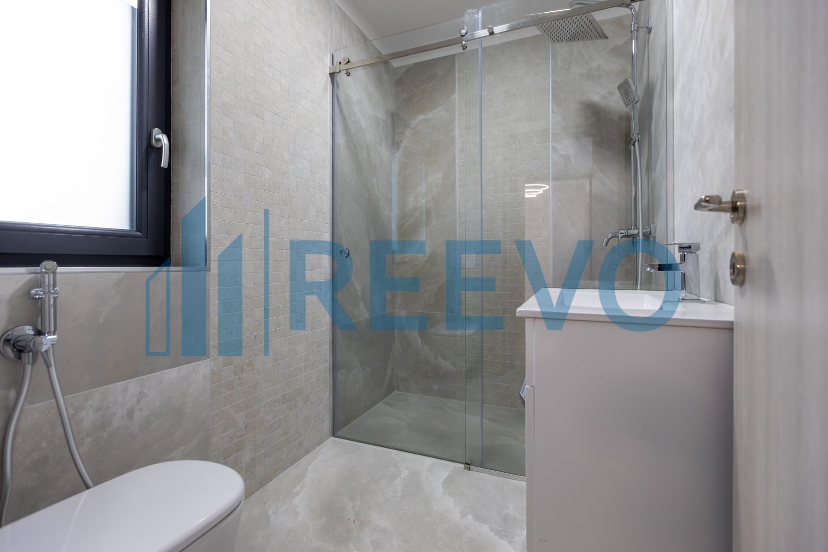 Casă Premium P+1E – 140 mp utili | Gherăiești | Curte amenajată - Poză 37