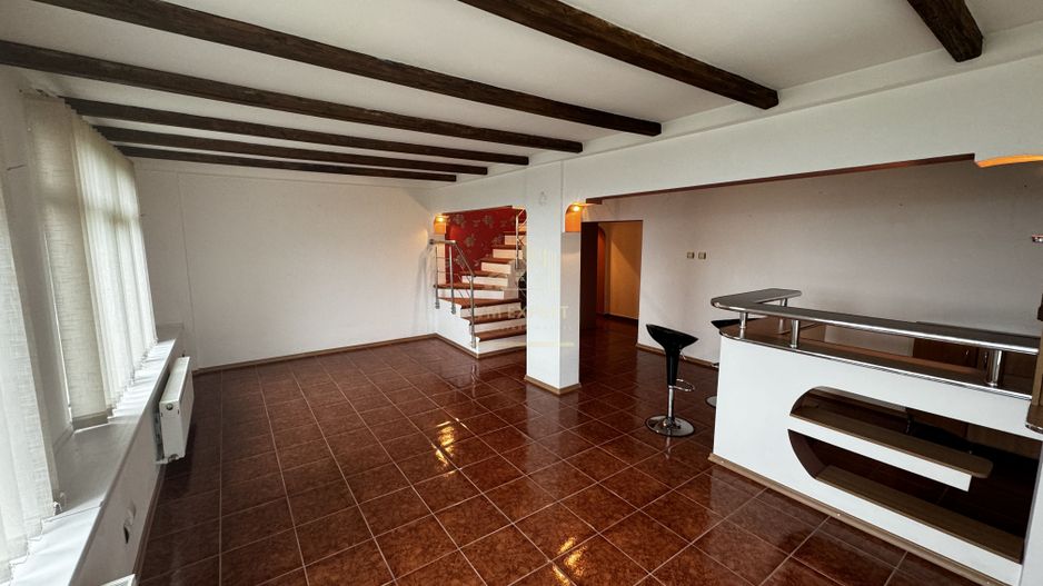 APARTAMENT CAMPULUNG TIP PENTHOUSE, 5 CAMERE GRUI - Poză 1