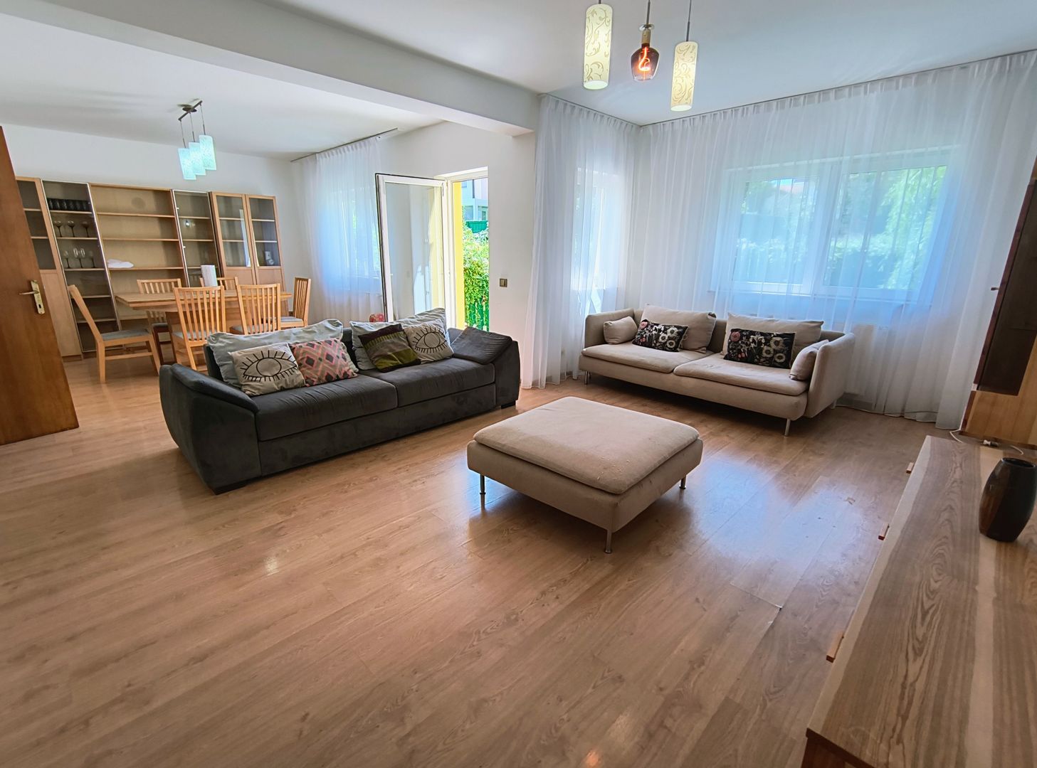 Vila Complex The CLASS,- rond OMV Pipera- curte - Poză 7