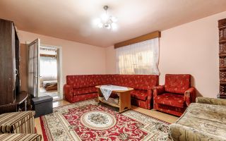 Șansă pentru familie mare apartament la casă, cu teren, Bujac. - Poză 1