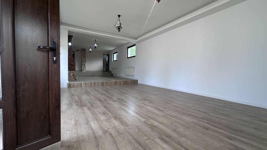 Între dealuri, viță de vie și liniște deplină! Vanzare casa in Prahova - Poză 11