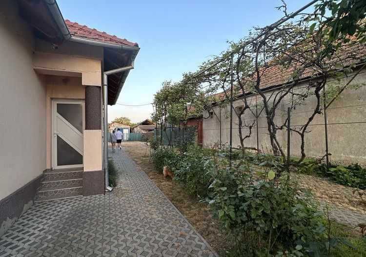 Vand Casa individuala jud SATU MARE - comuna Porumbesti - Poză 2