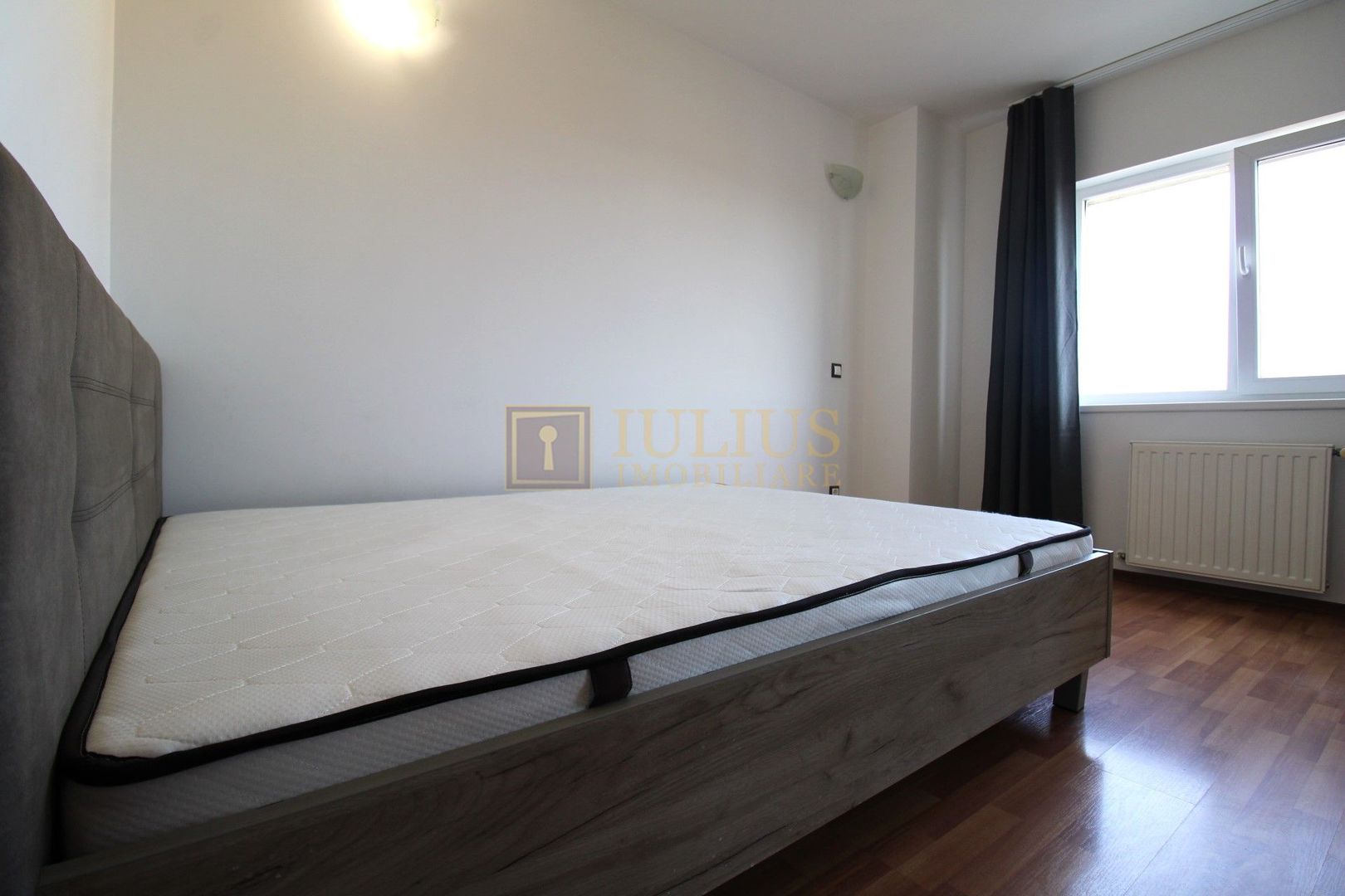 Aradului; decomandat, bucatarie inchisa. Parcare privata inclusa. - Poză 6