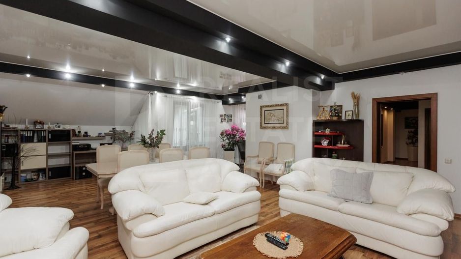 Vânzare, penthouse cu suprafața de 227 mp, str. Romană, Ungheni - Poză 14