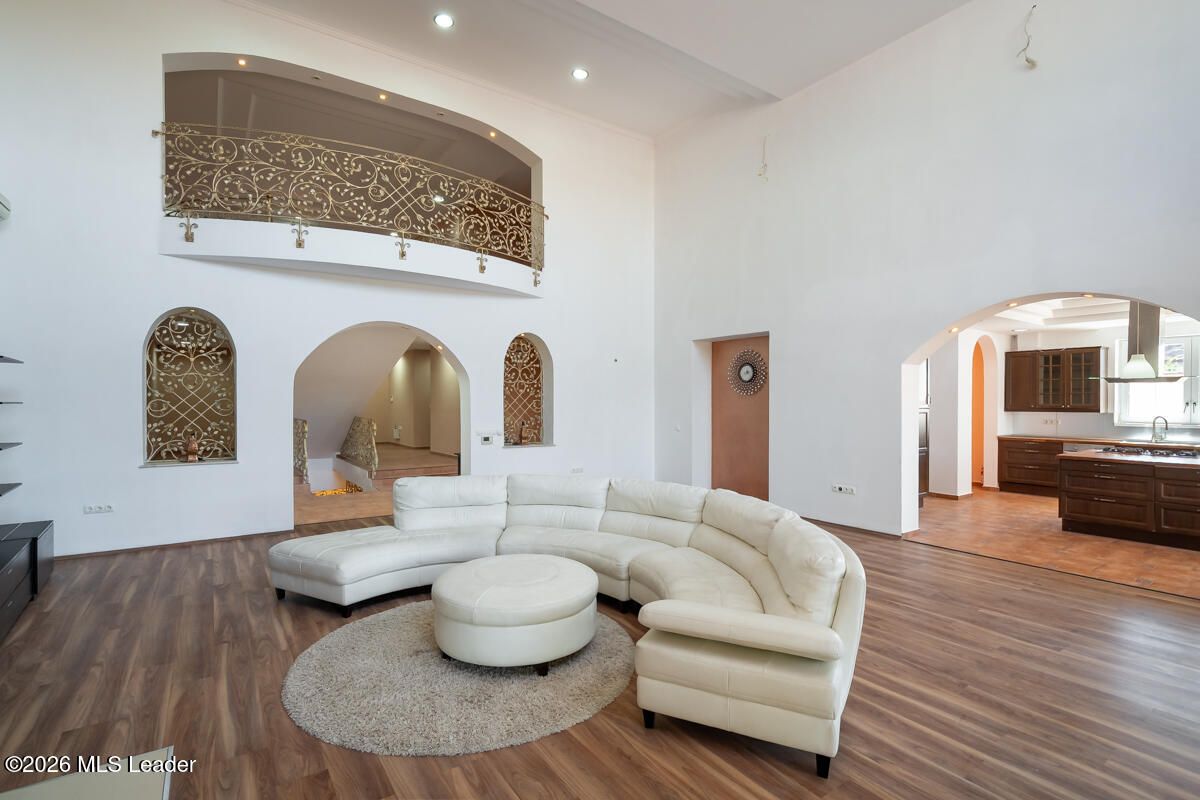 Cernica - Intre Lac si Padure, Vila luxoasa 946 MP, teren 1382 MP - Poză 40