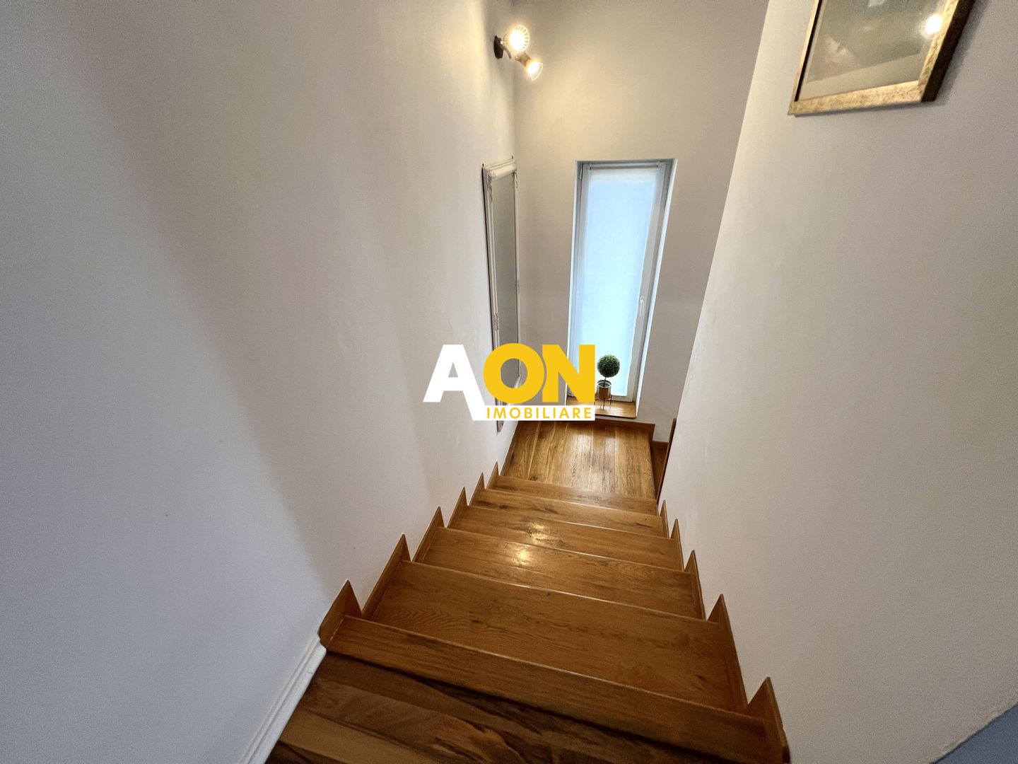 Casa de vanzare - 5 Camere, 2 Bai,  Garaj, 1000mp Teren - Poză 13