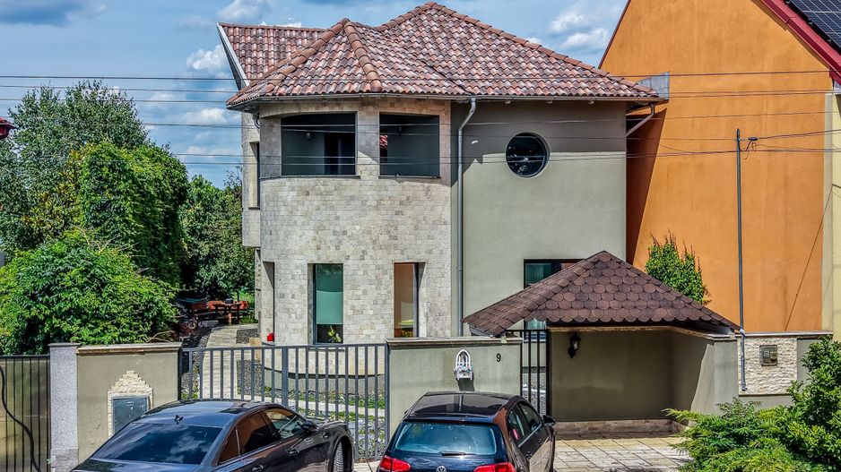 Vilă P+1 | Zona Subcetate | bazin, sală, pista biciclete în vecinătate - Poză 1