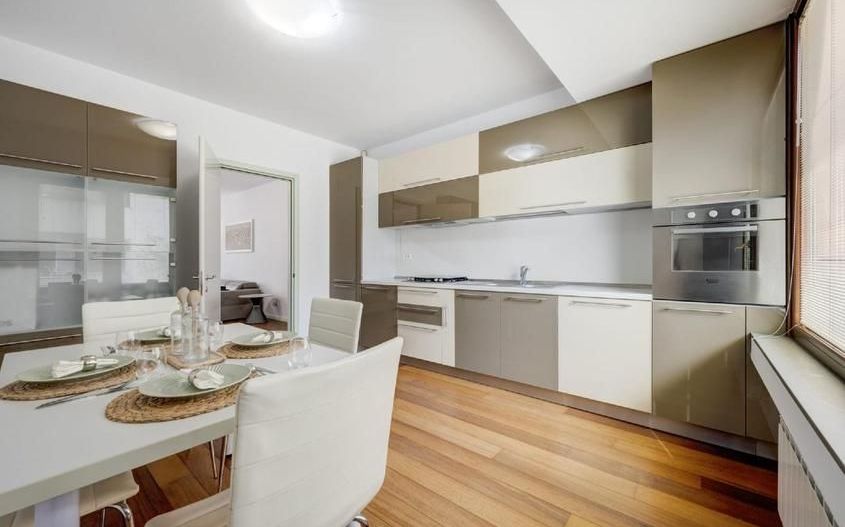 Spacious 3 room apartment | Aviatorilor-Arcul de Triumf | Parking | 3 baths - Poză 7