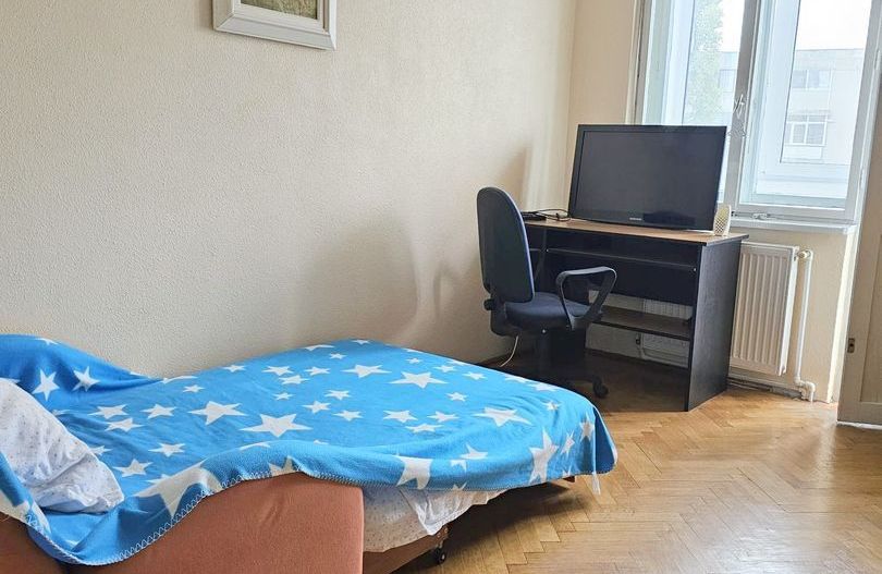 Apartament cu 3 camere, etaj intermediar - Piata Centrala - Poză 2
