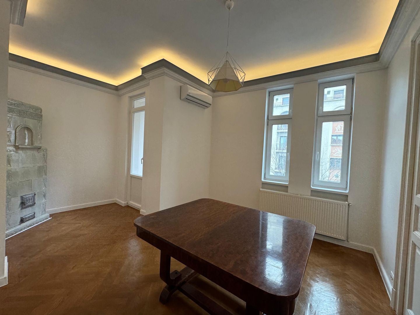 Etaj intreg, 5 camere in VILA INTERBELICA 180 mp, renovat - Poză 12