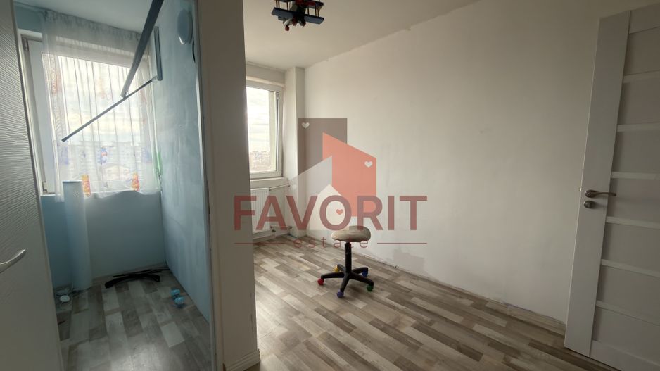 Etaj intermediar. Bloc izolat. Bucatarie inchisa - Poză 6