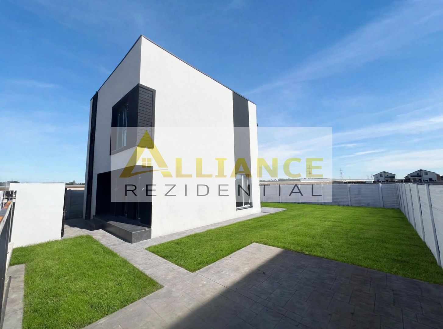 Casa Individuala - 4 camere - 300 MP TEREN-STR.MIORITA - Poză 2