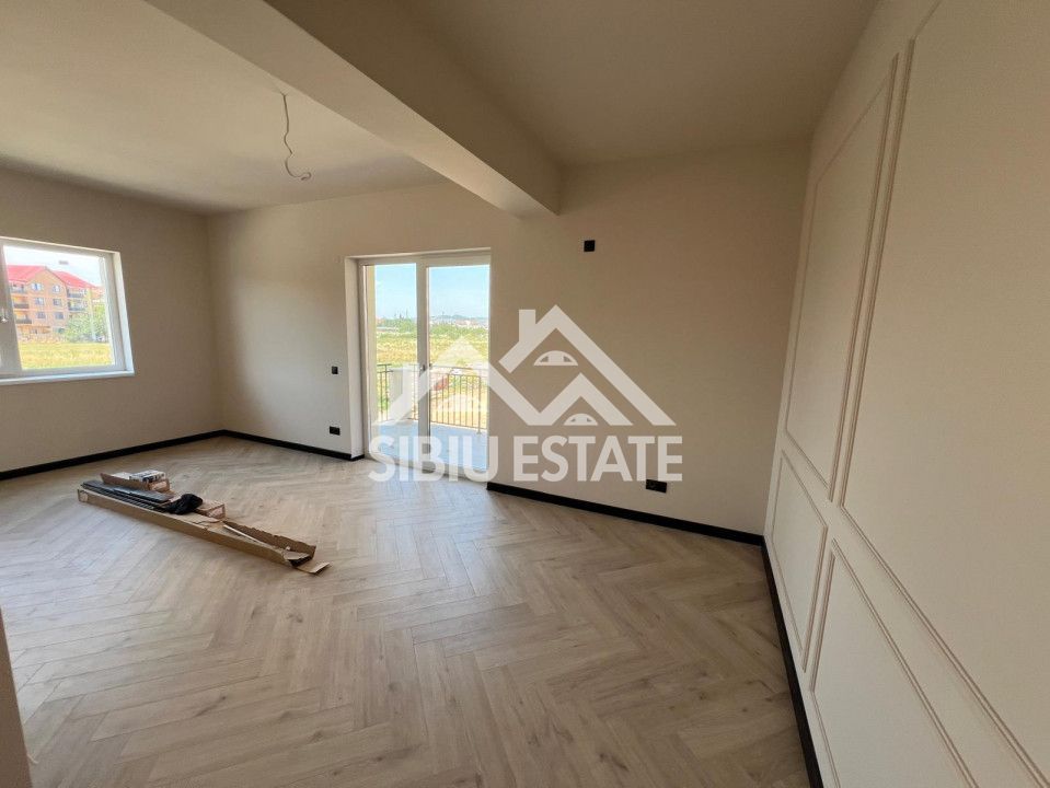 Apartament cu 3 camere cu gradina,intabulat Selimbar - Poză 2