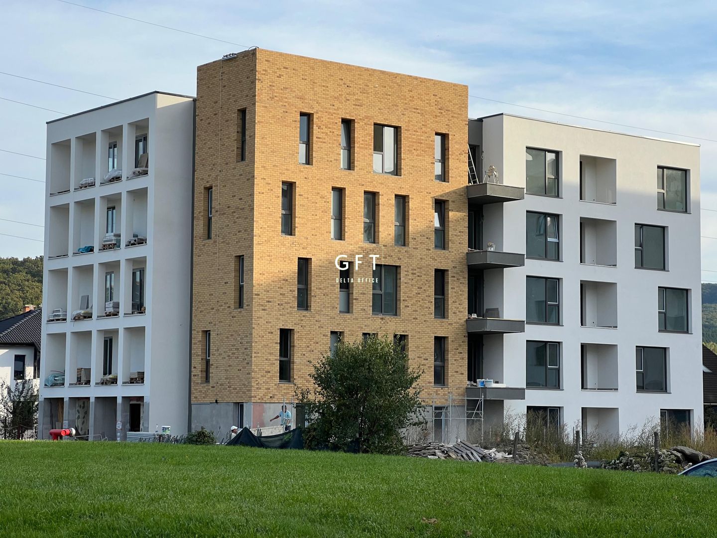 Apartament 3 camere de vanzare, Calea Moldovei - Poză 1