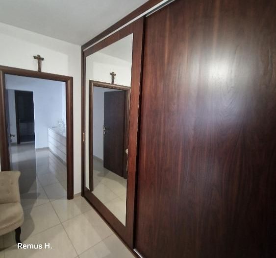 Apartament 3 camere | 70 mp | 1,5 min metrou | Complet renovat | Mobilat,utila - Poză 9