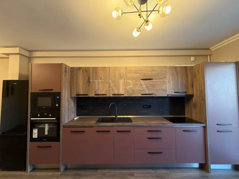 Apartament modern cu 3 camere și terasă – zona centrala, Eroilor. - Poză 1